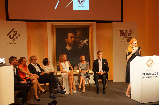 Die Jury des Shocking Short Award 2013: Jonathan Bennet, Lisa Maria Potthoff, Leander Haußmann, Anna Thalbach, Aline von Drateln, Nadeshda Brennicke, Herbert L. Kloiber, und Moderatorin Andrea Sawatzki  (©Foto. Martin Schmitz)